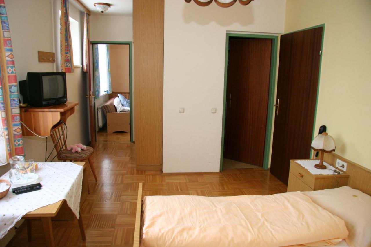 Miklauzhof Schmautz Ferienwohnungen & Zimmer מראה חיצוני תמונה