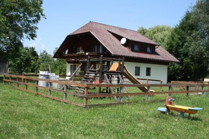 Miklauzhof Schmautz Ferienwohnungen & Zimmer מראה חיצוני תמונה